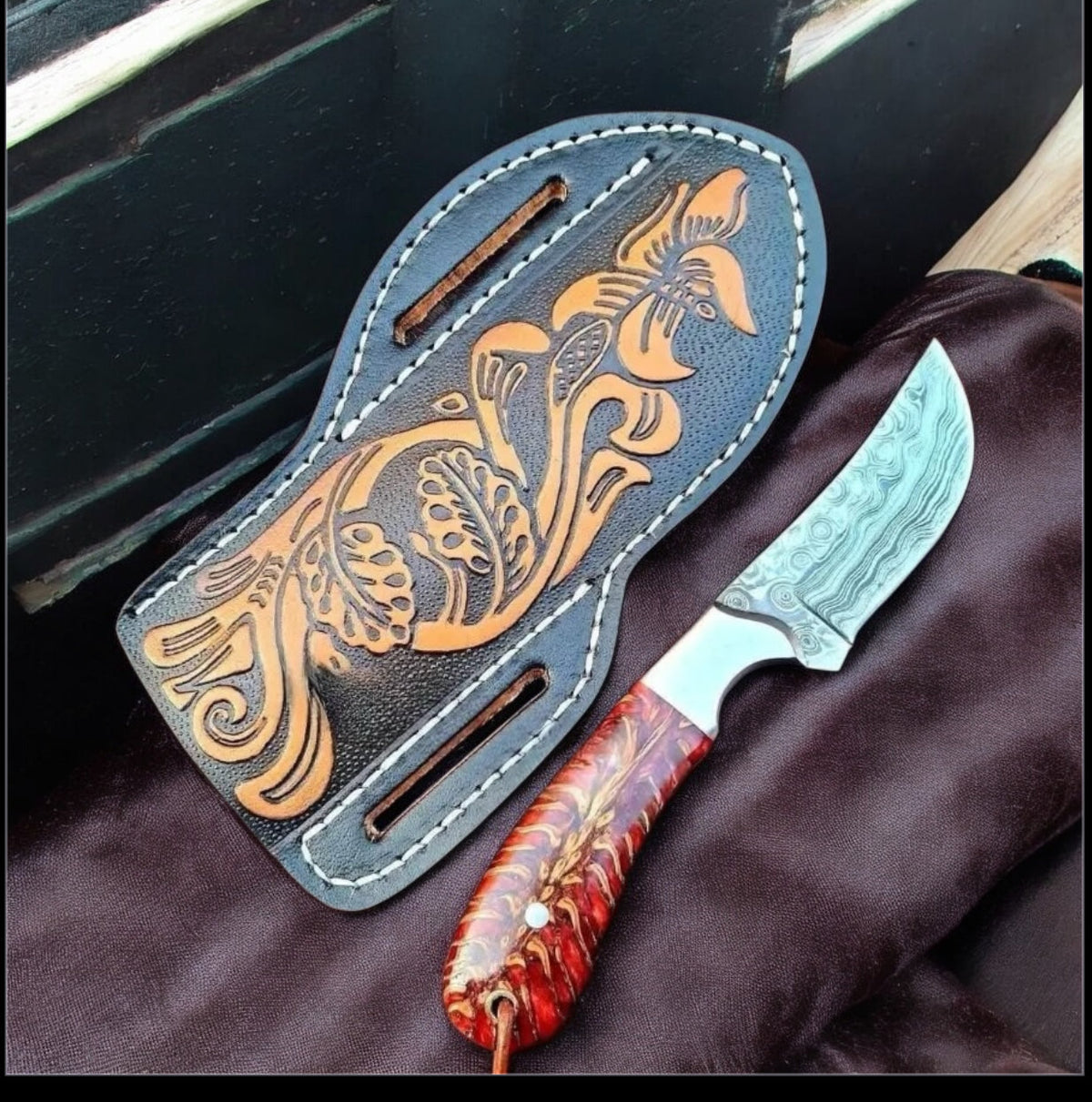 Handcrafted Cowboy Knife – 7.5" Damascus Steel Pine Cone Handle