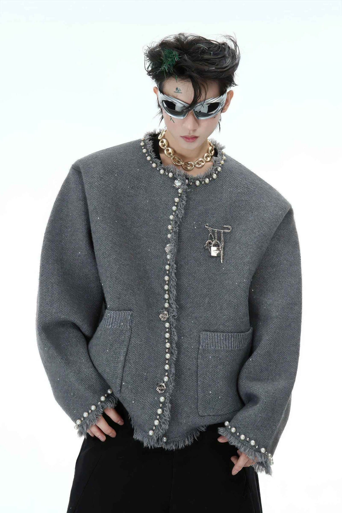 Minimalist Pearl-Decorated Knitted Sweater Jacket with Brooch Accent