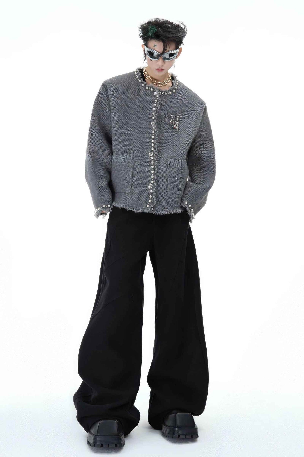 Minimalist Pearl-Decorated Knitted Sweater Jacket with Brooch Accent