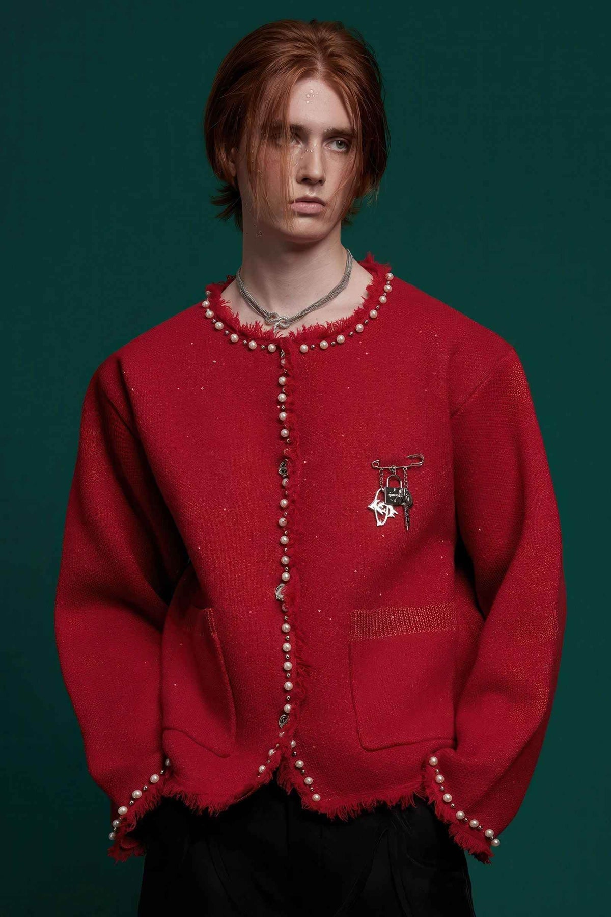 Minimalist Pearl-Decorated Knitted Sweater Jacket with Brooch Accent