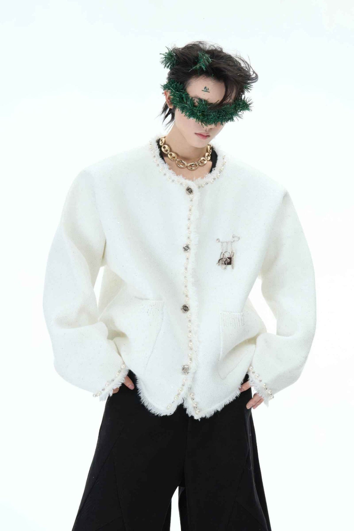 Minimalist Pearl-Decorated Knitted Sweater Jacket with Brooch Accent